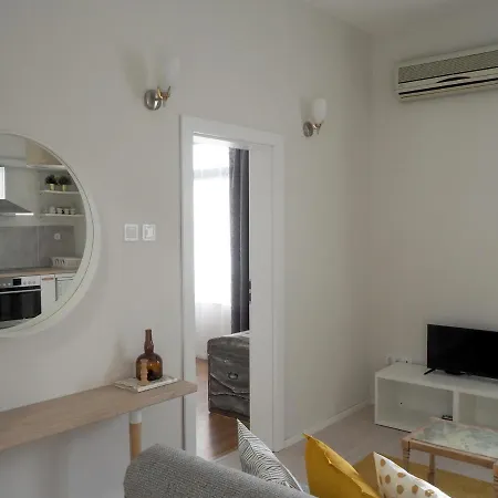 Modern Yellow 1bd - Near To Vitosha Boulevard By Flat Mаnager Apartmán